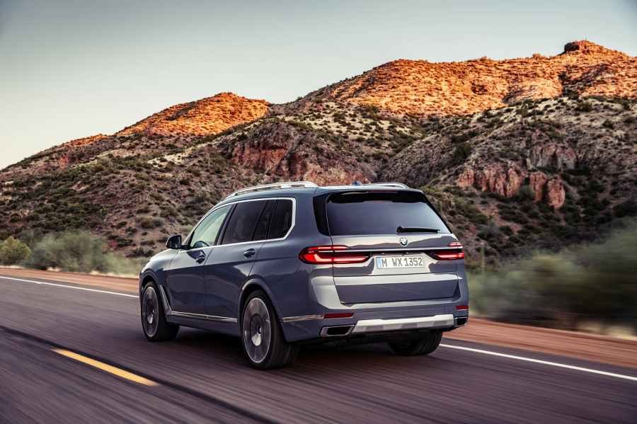 2026 BMW X7