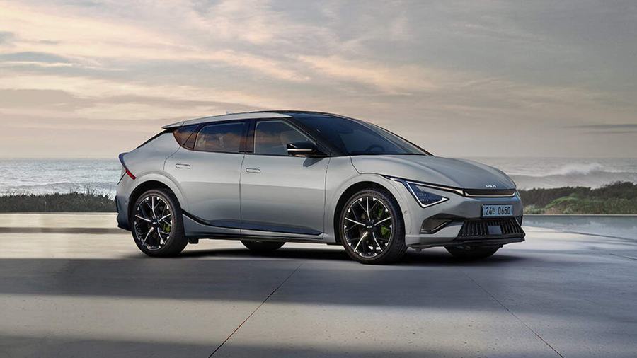 2027 EV6 GT 낮은 측면 자세와 21인치 퍼포먼스 휠