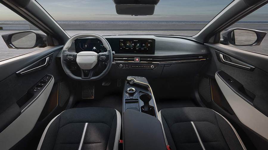 2027 EV6 파노라믹 커브드 디스플레이와 운전석